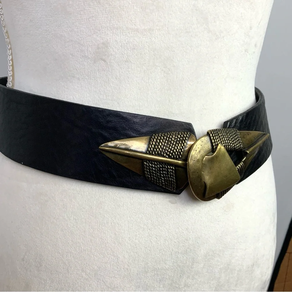 VTG Chico's Sz Small Black Italian Leather Brass Arrowhead Clasp Waist Belt Boho